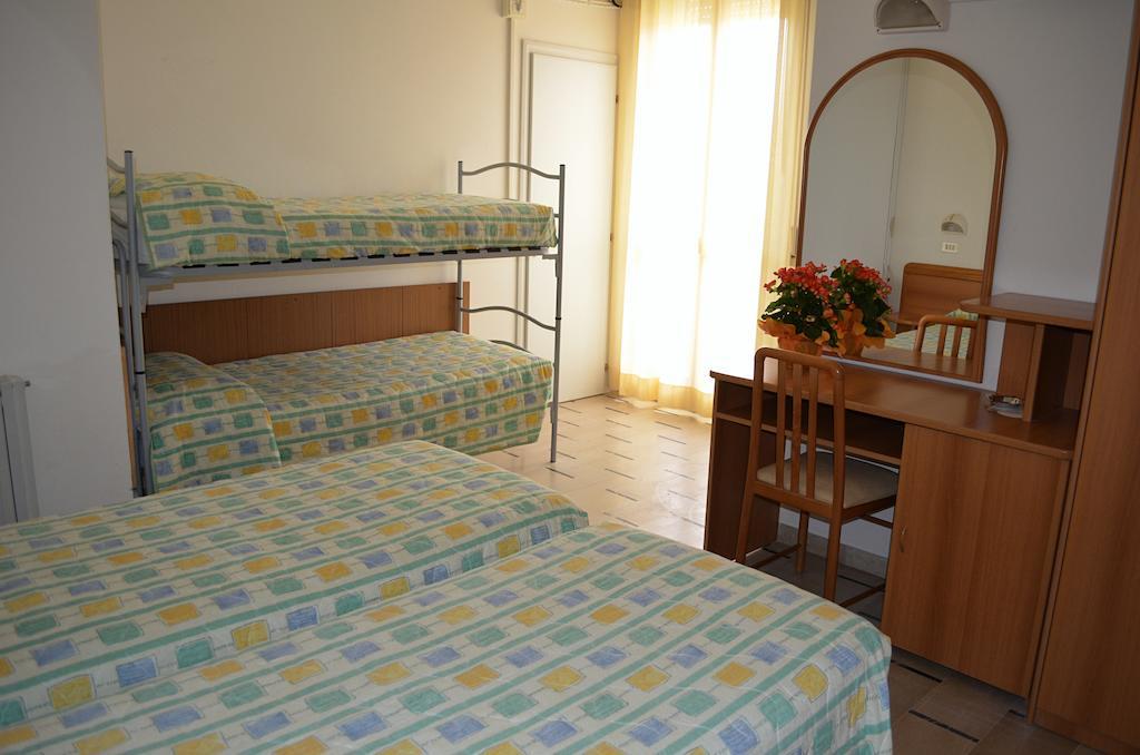 Hotel Zani Cervia Værelse billede